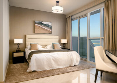 schlafzimmer mit balkon